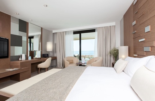 Nikki Beach Resort | The Oasis by Don Carlos Resort