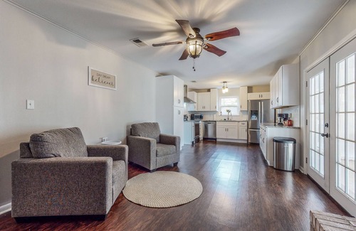 Wright House | The Oasis! Charming 3BR Near All The Best Beaches!
