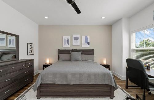 Northside House | The Oasis Luxury Retreat near Downtown