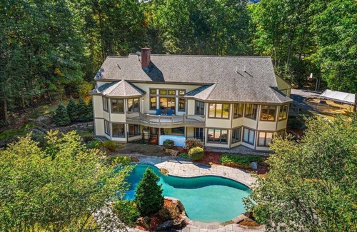Gilford House | "The Oasis" Pool/Hot tub/Game-Room/Ski/Sleeps 18