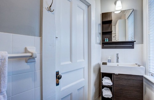 Lunenburg Apartment | The Ocean Suite Couple's Escape Lunenburg