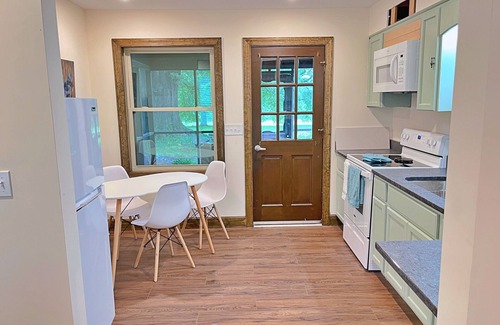 Cleveland Villa | The Ocoee Casita - Less then 5 minutes from Lee University