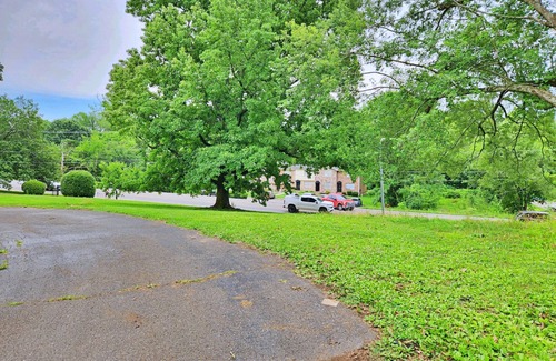 Cleveland Villa | The Ocoee Casita - Less then 5 minutes from Lee University