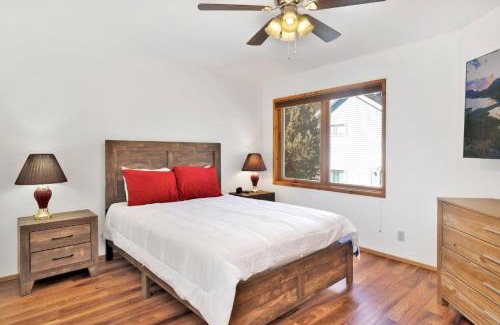 Whispering Forest House | The octagon #2394