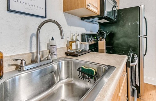 Lincoln Terrace Apartment | "The Oklahoman" - 3B/1B Apt w/Bikes