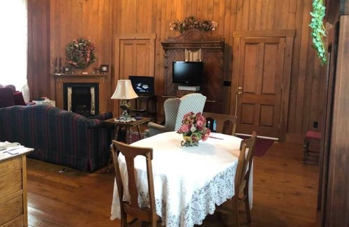 Allardt House | The Old Allardt Schoolhouse