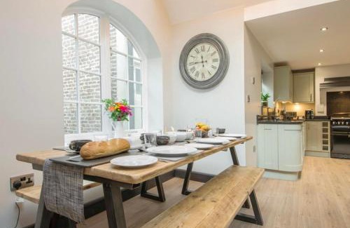 Whitby House | The Old Bakery - Luxury Three Bed House with Roof Terrace