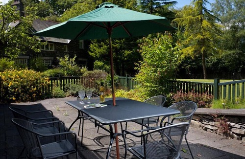 Windermere House | THE OLD BARN, family friendly, with a garden in Ambleside