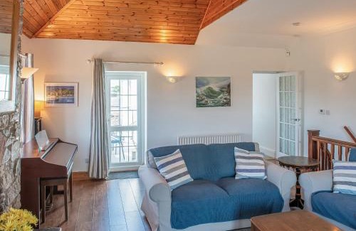 Plymouth House | The Old Canoe Club