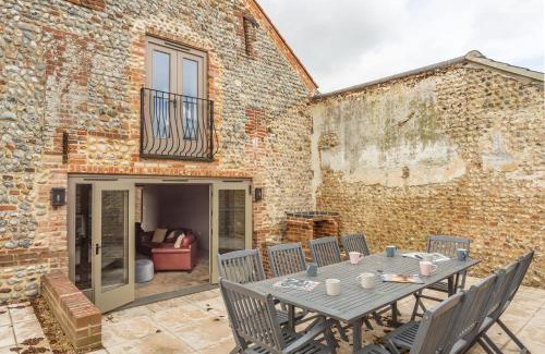 Paston House | The Old English Barn