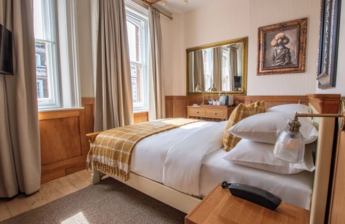 Kentish Town Hotel | The Old Farmhouse Pub & Rooms