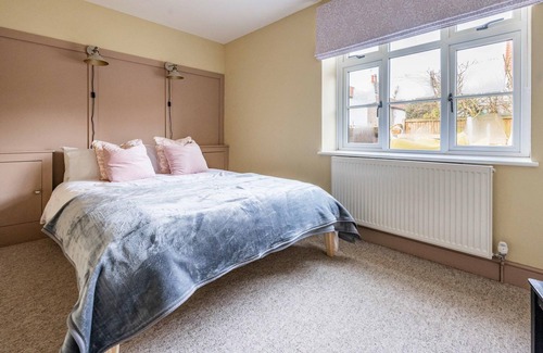Irstead House | The Old Forge - The perfect family retreat