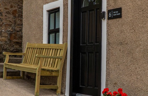 Anstruther Apartment | The Old Paint Shop Apartment - Centrally Situated