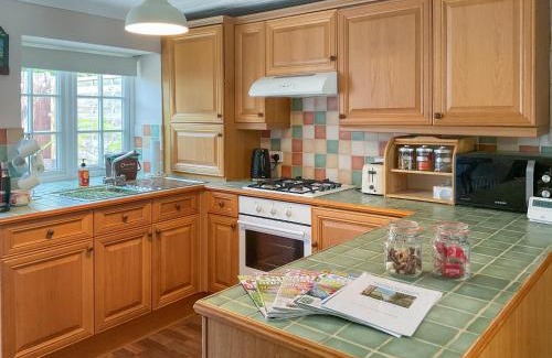 Axbridge House | The Old Post House - Uk50190