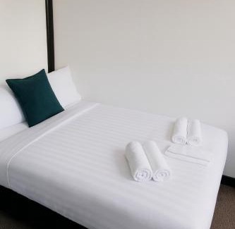 Lumsden Hotel | The Old Railway Hotel Lumsden