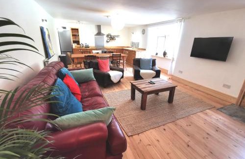 Jacobstow Apartment | THE OLD RECTORY GLEBE HOUSE in Jacobstow 10 mins to Widemouth bay and Crackington Haven,15 mins Bude,20 mins tintagel, 27 mins Port Issac