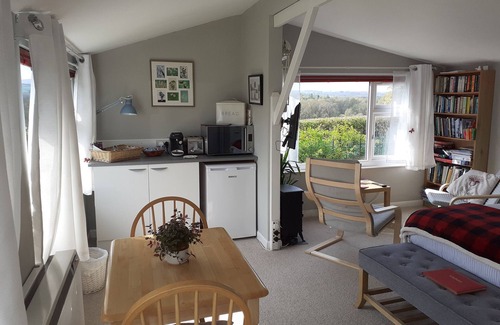 Kippen Cottage | THE OLD SCHOOL BIKE SHED, pet friendly, with a garden in Aberfoyle
