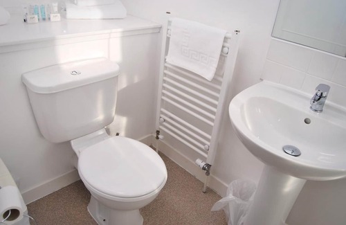 Larkhall Hotel | The Old School Guest House