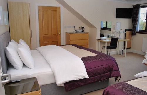 Larkhall Hotel | The Old School Guest House