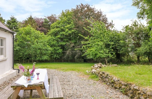 Shillelagh Cottage | THE OLD WHITE COTTAGE, pet friendly in Shillelagh, County Wicklow