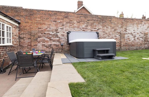 Chesterfield Cottage | The Olde Coach House