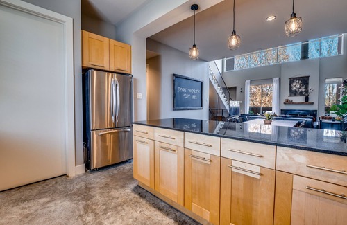 Fort Worth House | The Oleander - centrally located Luxury Townhouse steps from Magnolia Ave!