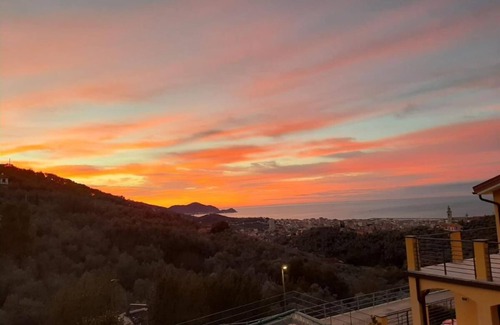 Chiavari Apartment | The olive house between hill and sea