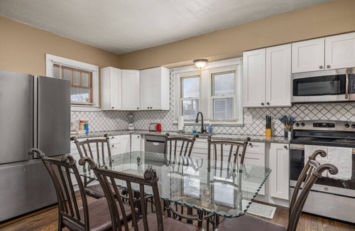 St. Charles House | The Olive House - Near Main Street- Fully rehabbed