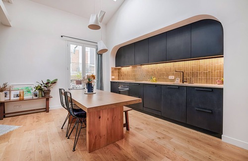 Pere Lachaise Apartment | The Onyx Edit, by Veeve