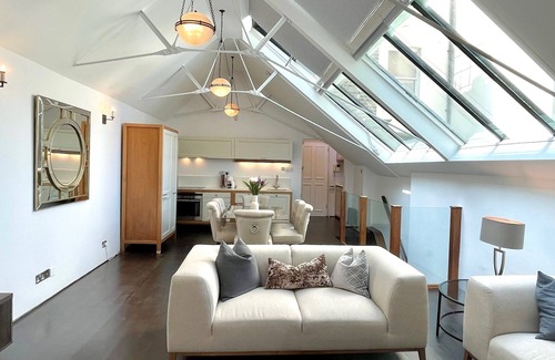 Warwick Apartment | The Ophelia Gardens - by Sloane Square