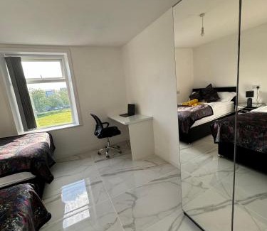 Burnley Apartment | The Opulence - 5 Star