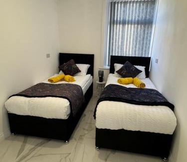 Burnley Apartment | The Opulence - 5 Star