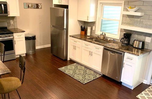 Germantown House | The Orange Door ~ Prime Germantown 4BR/2BA Luxury