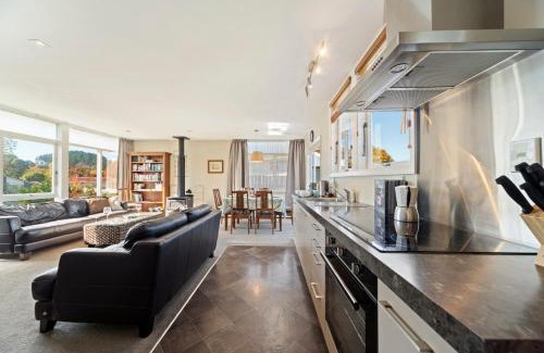 Turangi House | The Orchard House - Turangi Holiday Home