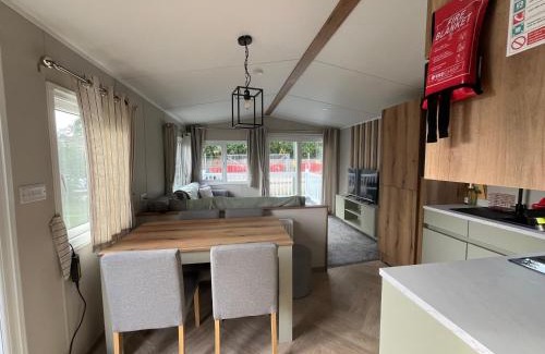 Brightlingsea Apartment | The Orchards modern caravan