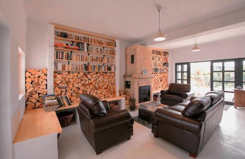 Moieciu House | The Origin ● Mountain Guesthouse ● Magura
