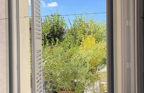 Couronne Urbaine Apartment | THE OTHER SUITE' Center Aix, Design, Art, Air Conditioning & Terrace