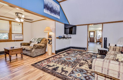 Lake Tomahawk House | The Otter Den