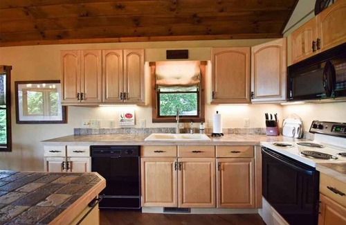 Purlear Cabin | The Overlook-Amazing mountain views from private cabin retreat!