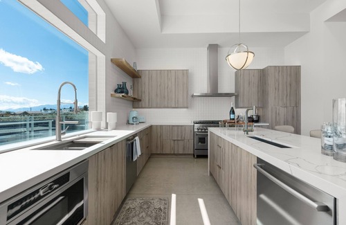 Yucca Valley House | The Overlook by Fieldtrip | 5 Bd Modern Luxury with Infinity Pool & Views