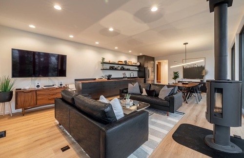 Leavenworth Cabin | The Overlook - Modern Leavenworth Cabin with beautiful views and close to town