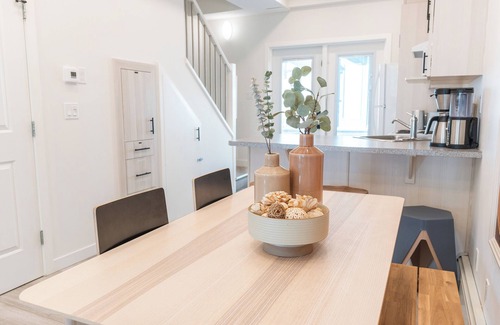 Harvie Heights House | The overlook stay | Free parking|48