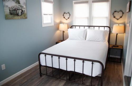 Waterloo House | The Owl House Cozy Stay Near the Canal
