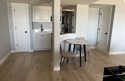 Holland House | The Owl's Nest- Holland Beach House, private beach, remote work ready
