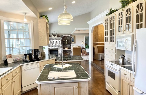 Carbondale House | The Owner Has Opened Thanksgiving Dates for the First Time!