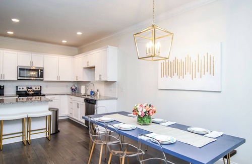 Oxford House | The Oxford Presley - Luxury Townhome Minutes from Ole Miss and The Oxford Square