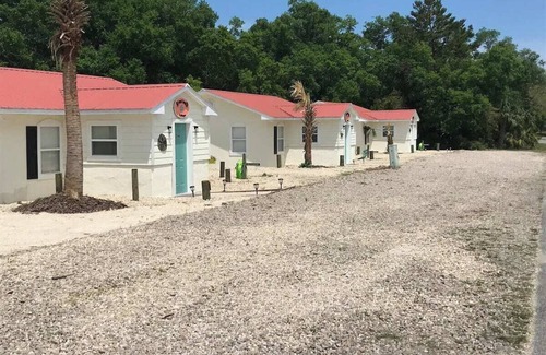 Carrabelle House | The Oyster Bed- Riverwalk Cottages Unit 204 B