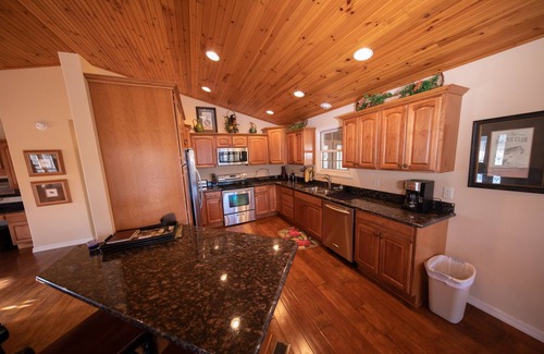 Buffalo City Cabin | The Ozark Cabin - Rileys Outfitter
