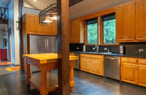 Eureka Springs House | The Ozark Deck House Near Kings River+Wifi+Gated