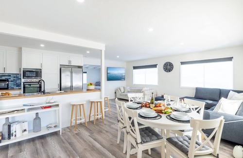 Anna Bay House | The Pacific Pearl,16 Pacific Avenue, Anna Bay - pet friendly, air con